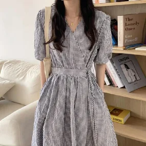 French Style Retro Cross V-neck One-piece Lace-up Waist-tight Houndstooth Large Swing Dress For Women