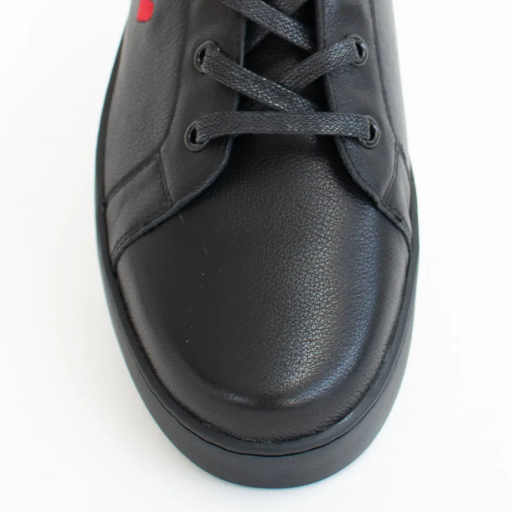 Queen Of Hearts Black